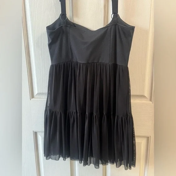 Black Sleeveless Dress - Picture 4 of 5